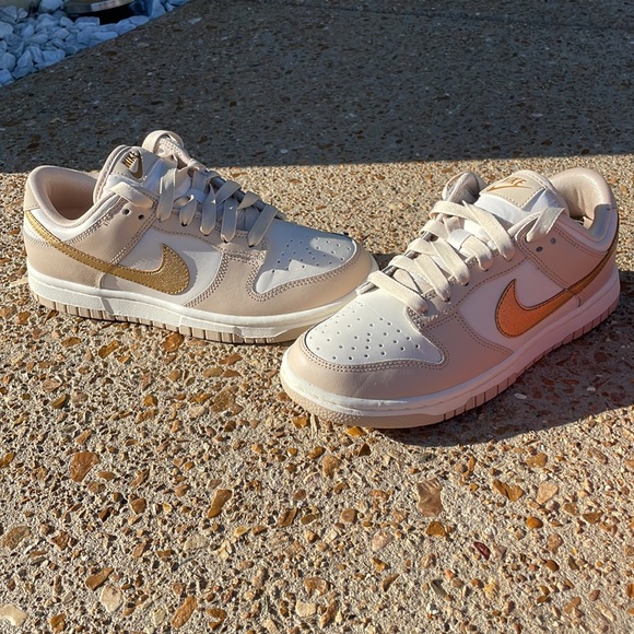 Custom Nike Dunks - Picture 3 of 4